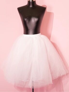 Vixen Micheline Pitt White Tulle Skirt XL/2XL Full Midi Goth Rockabilly NWT FLAW